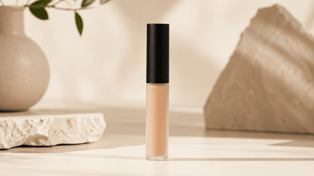 Anti-cernes teinté Typology : le soin hybride qui cache (presque) tout