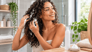 Personne utilisant une mousse capillaire