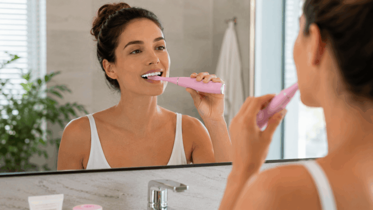 Foreo Issa avis : la brosse à dents en silicone qui divise les dentistes